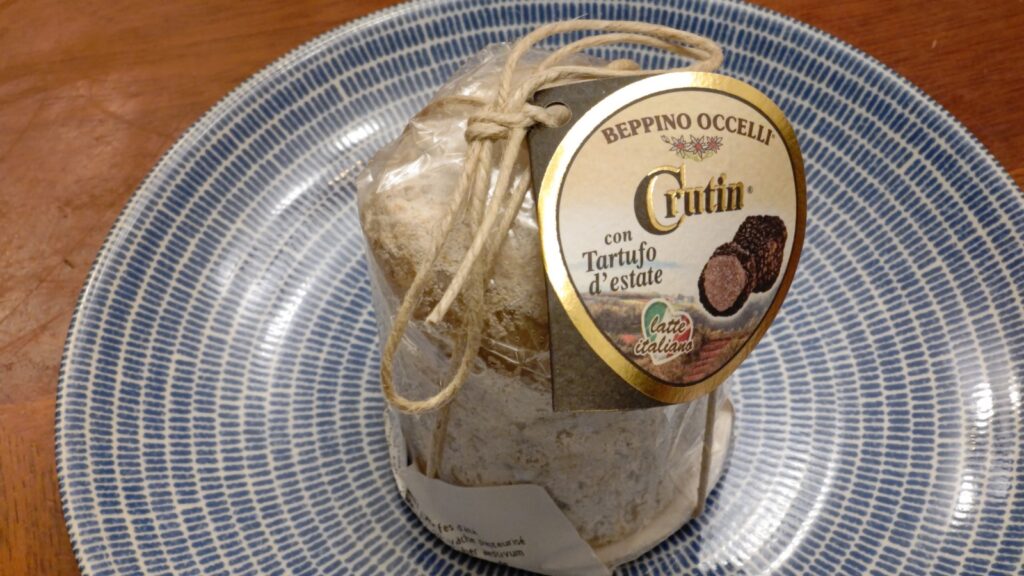 ベッピーノ・オッチェリのトリュフ入りクルティン・チーズ